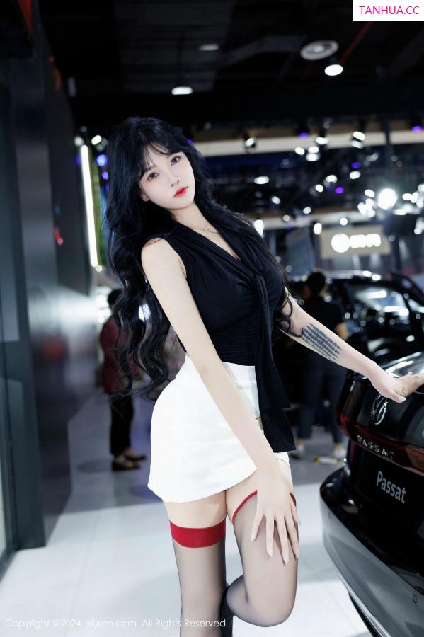 小娜比  [XiuRen]高清写真图 2024.12.10 No.9575 娜比 黑丝美腿第10张图片